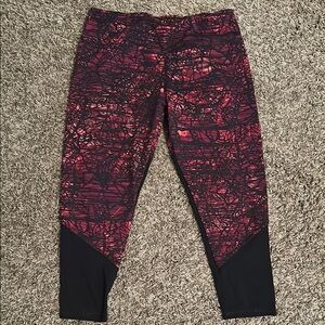 Lululemon Athletica crop legging sz 6